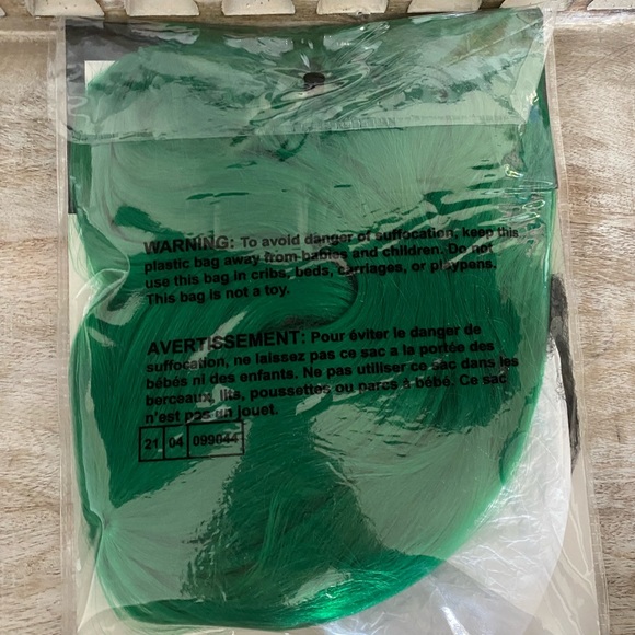 Shirt green wig with Bangs - Picture 2 of 2